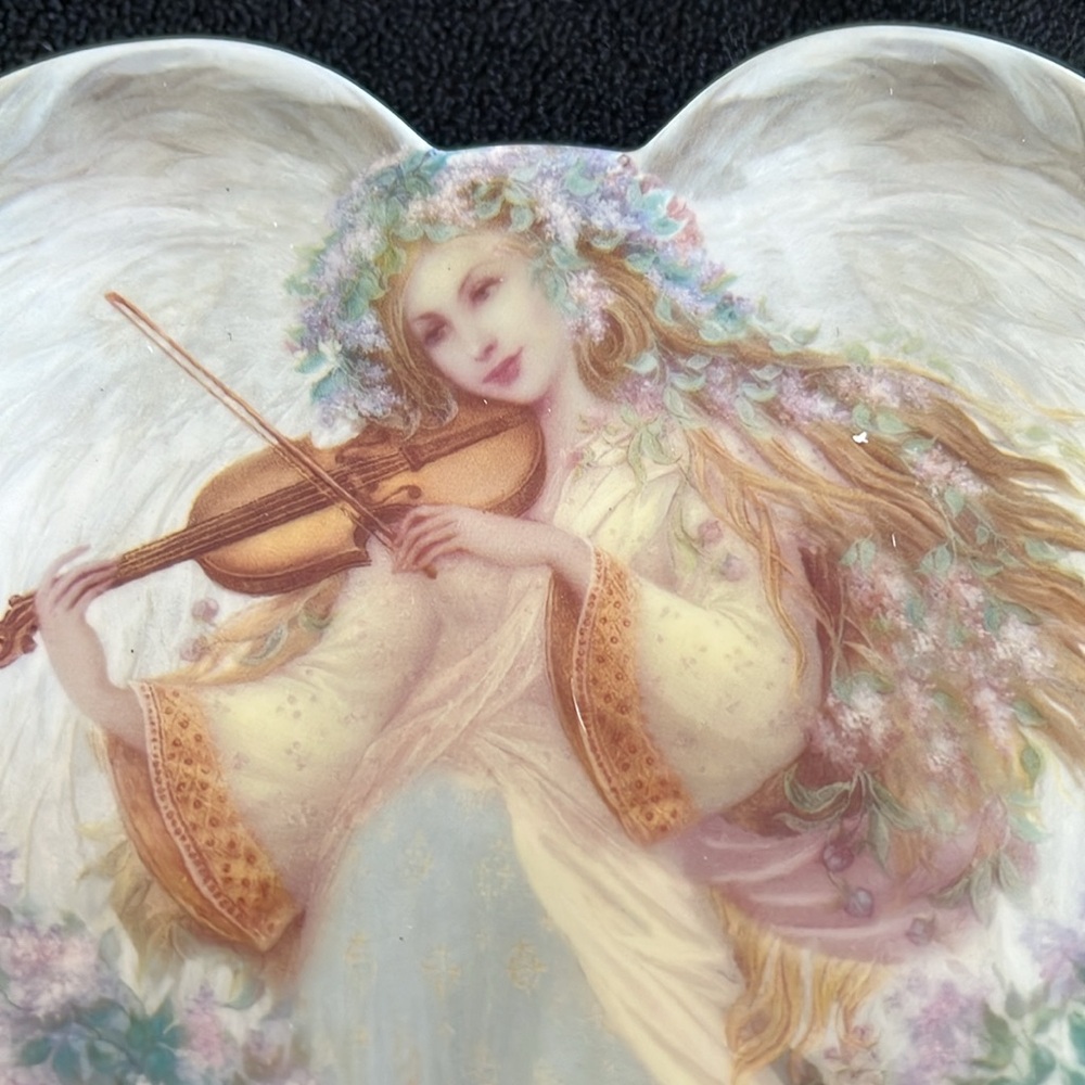NWOT Set of 9 symphony of Angels Wall Hanging Plates. - Picture 9 of 12